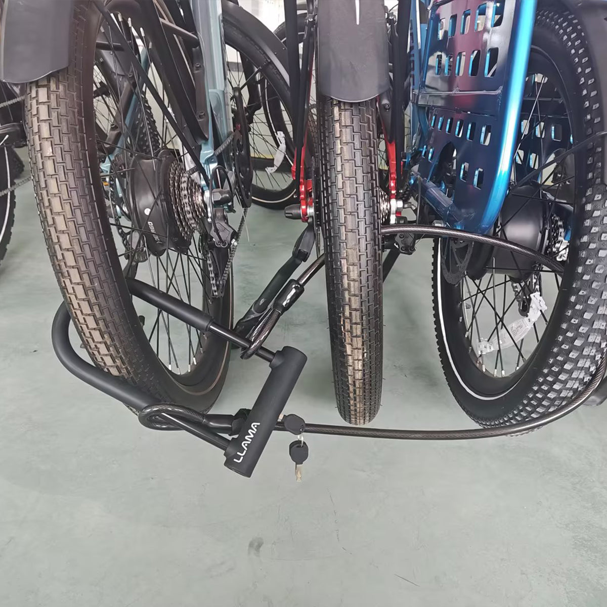 LLAMA TRUCK Heavy-Duty Portable Bike Lock Set