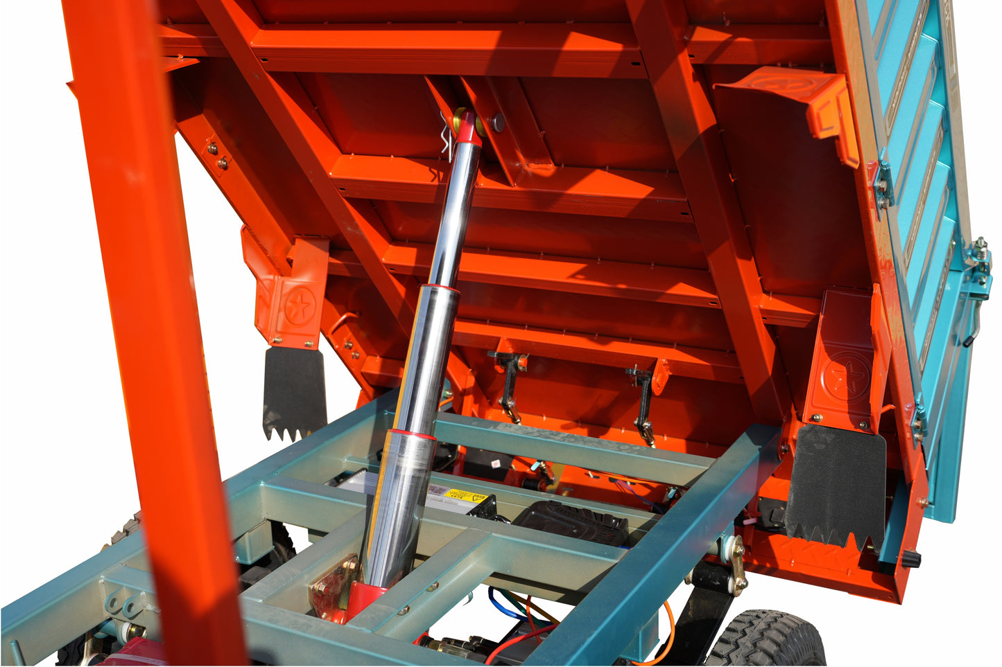 LLAMA Truck Blaze (Fully Assembled)