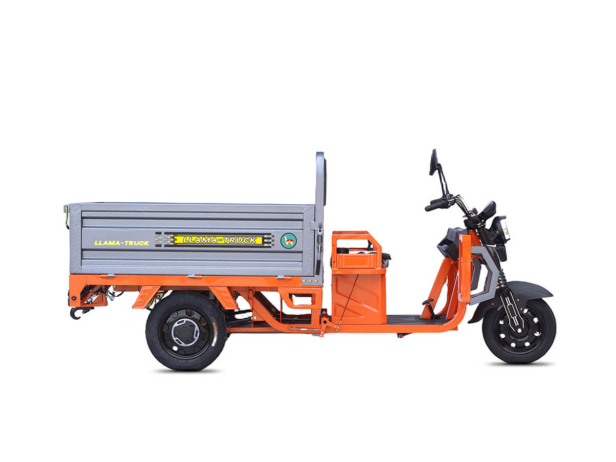LLAMA Truck Crest (Built in USA)
