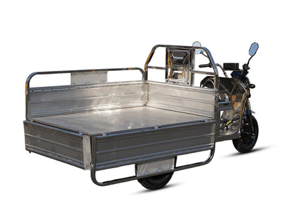 LLAMA Truck Platinum (Fully Assembled)